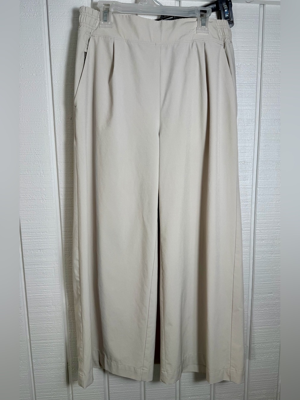Athleta Brooklyn wide leg crop pant Size 6
